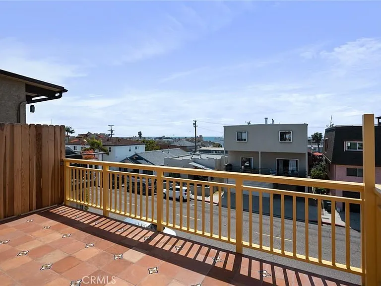 738 Manhattan Ave #A — Photo 1