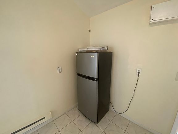3rd image of 5 Otis Pl #5