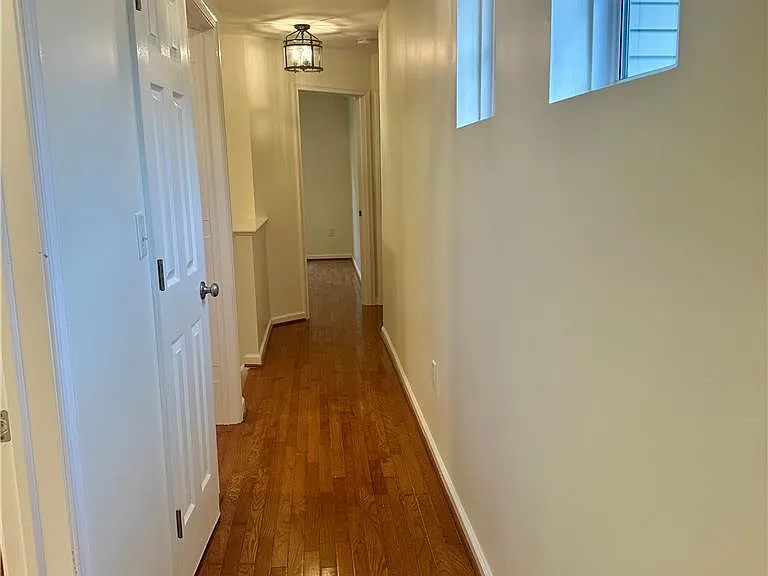 4312 Creek Rd — Photo 24