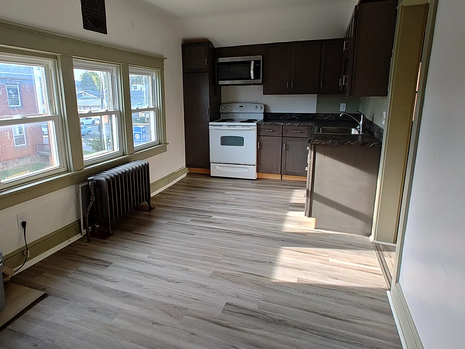 1 bed, $1,100 — Photo 3