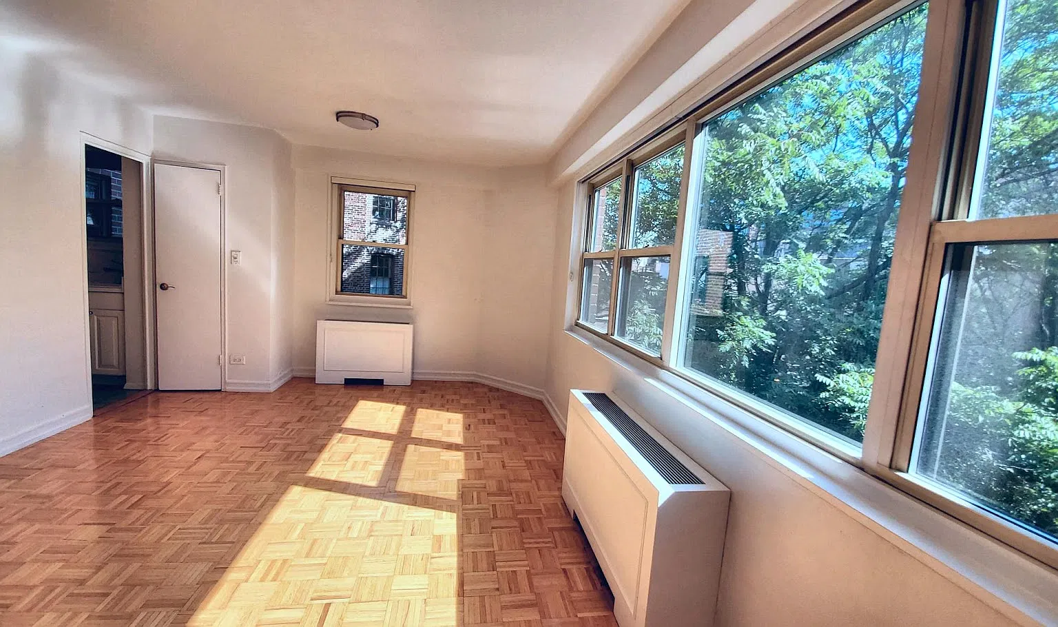 15 Charles Street — Photo 2