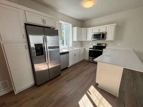 713 10th Ave N Unit 3, Fargo, ND 58102