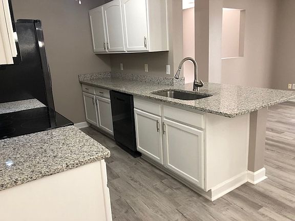 5th image of 4384 Daphne Ln