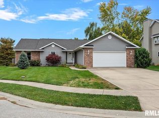 214 Huntington Rd, Chatham, IL 62629