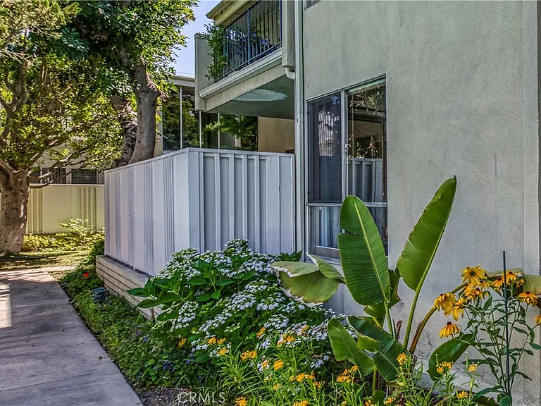 4353 Colfax Ave #13 — Photo 4