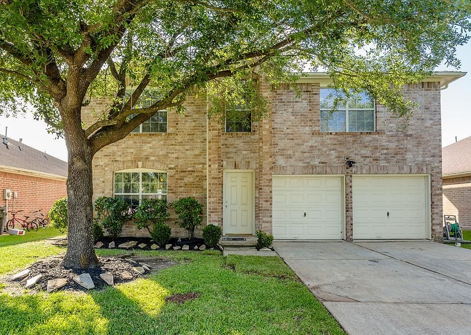 1st image of 3039 Greenbriar Springs Dr