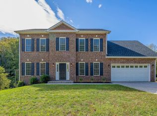 6048 Roselawn Rd, Roanoke, VA 24018