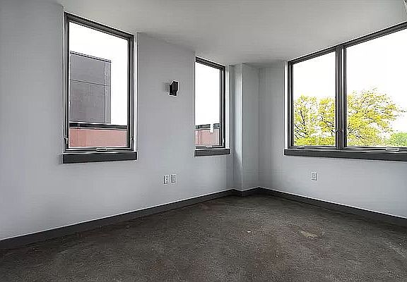 3rd image of 410 Tompkins Ave #3B