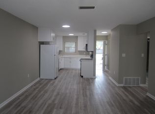 17 7th St #3, Shalimar, FL 32579