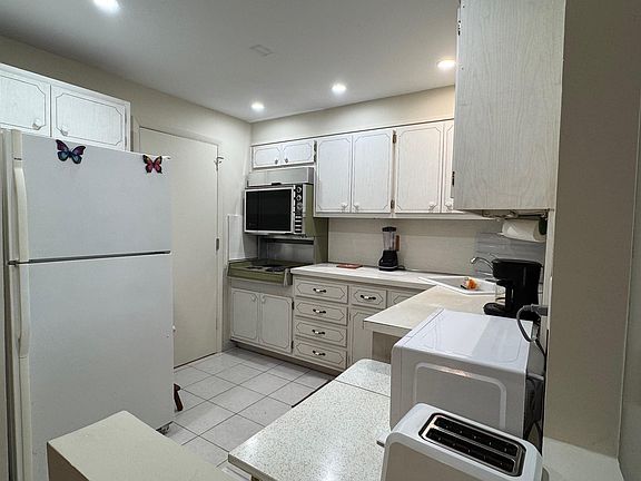 3rd image of 305 N POMPANO BEACH Boulevard #507