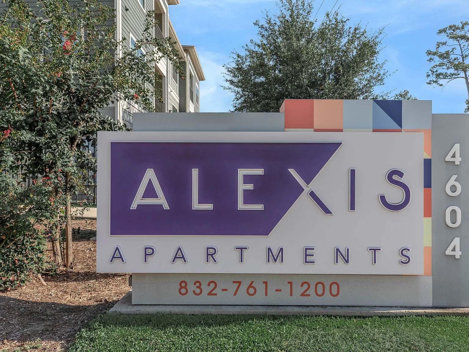 Alexis Apartments — Photo 2