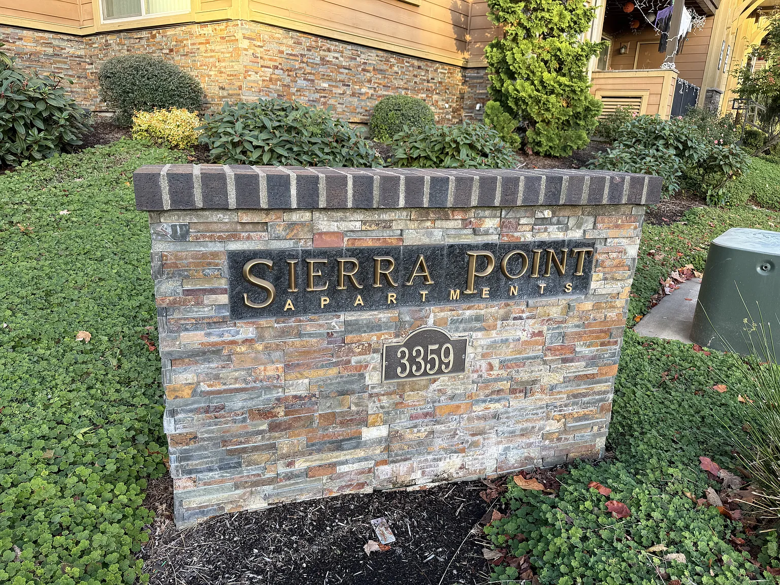 Sierra Point Apartments — Photo 1