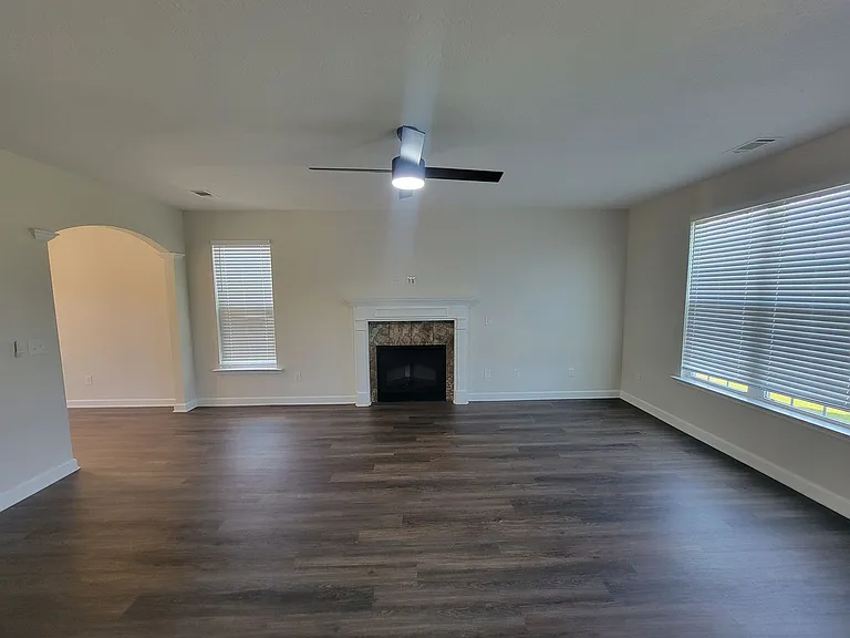 6026 Clifford St — Photo 3