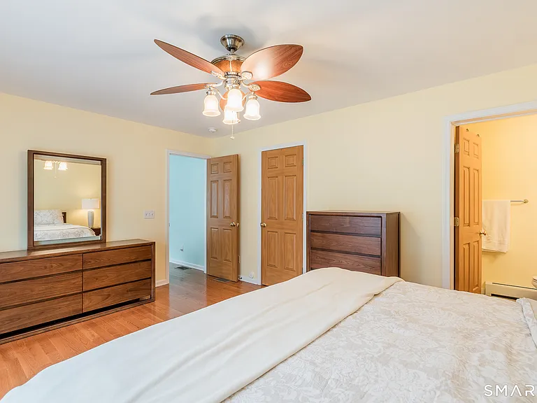 4 Sunrise Ave — Photo 12