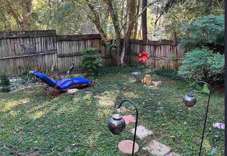 2350 Gregory Dr — Photo 13