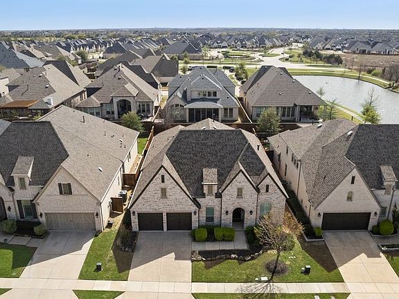 2nd image of 2425 Eclipse Pl