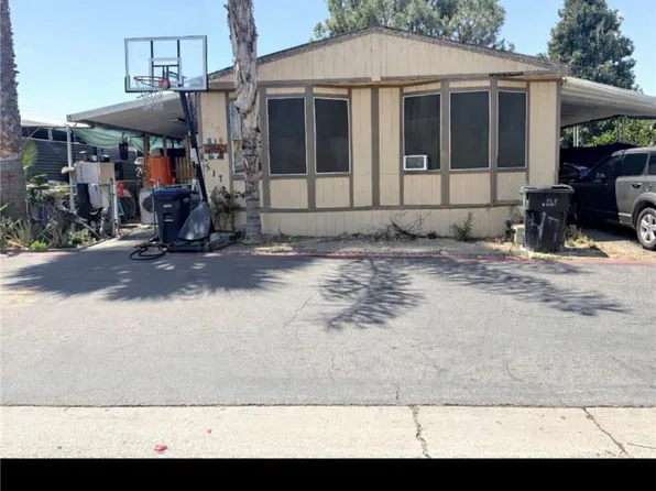 1097 N State St Space 517, Hemet, CA 92543