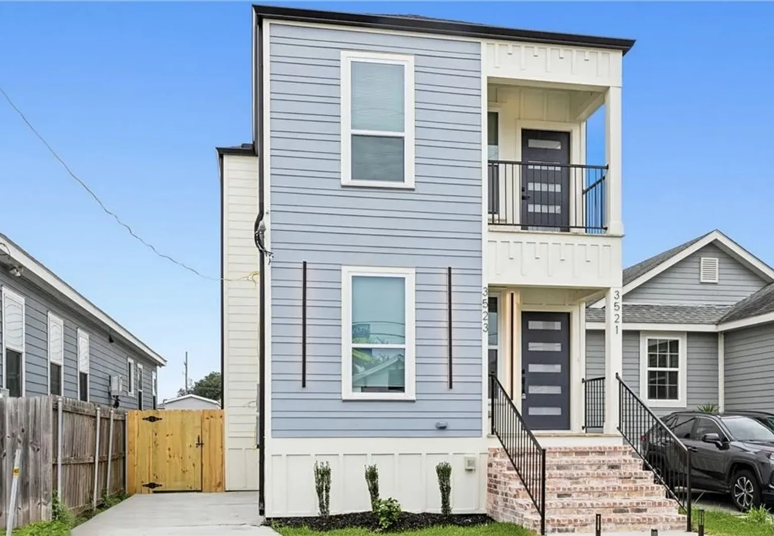 3 bed, 1309 sqft, $2,300 — Photo 1