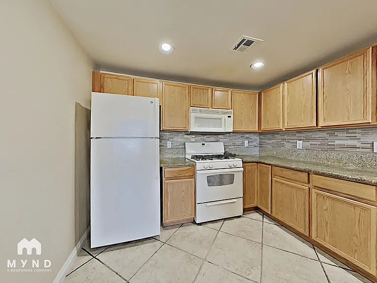 9580 W Reno Ave #256 — Photo 4