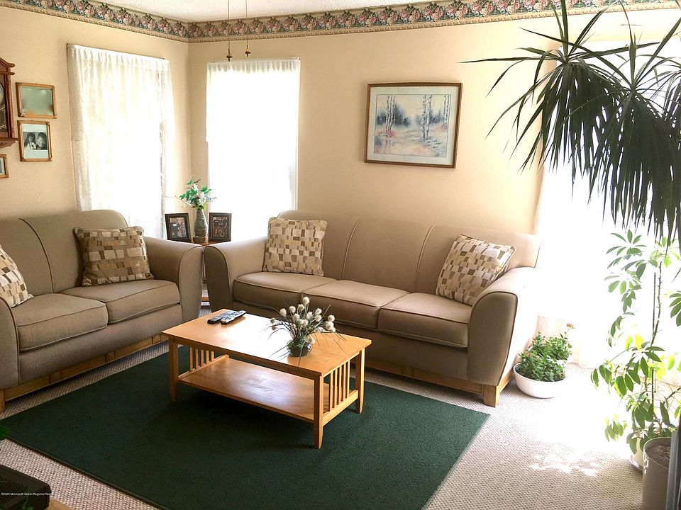 1st image of 4D Petunia Dr