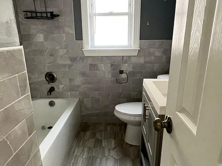 757 Thomas St #1 — Photo 4