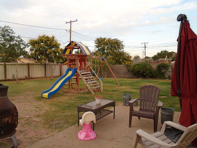 2nd image of 3718 N Everglade Ave