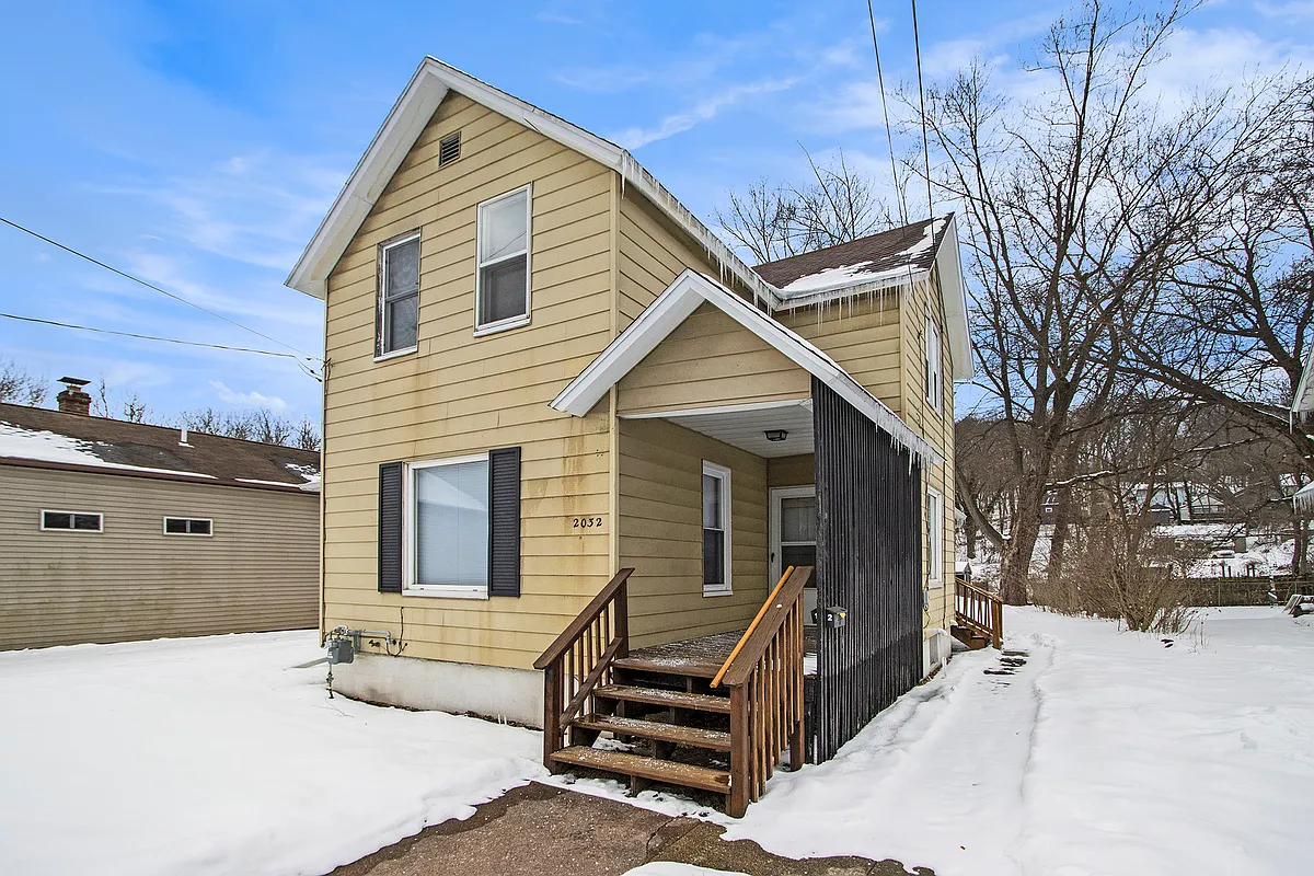 Building Photo - 2032 S Burdick St #2