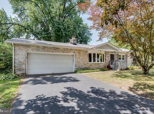 12 Heather Ln, Douglassville, PA 19518
