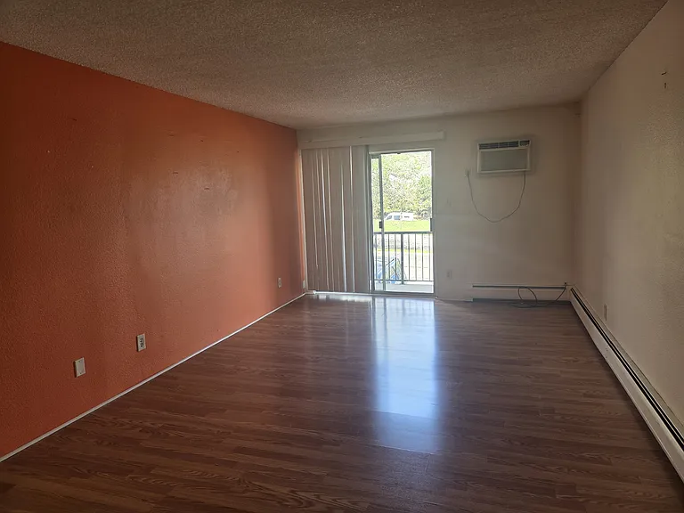 1300 Golden Cir #210 — Photo 3