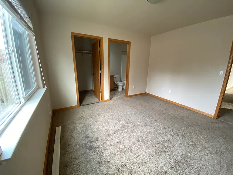 1950 Elmwood Pl — Photo 8