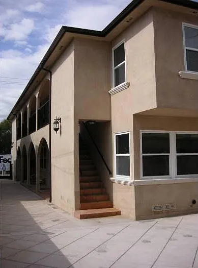 1752 N Alexandria Avenue — Photo 4