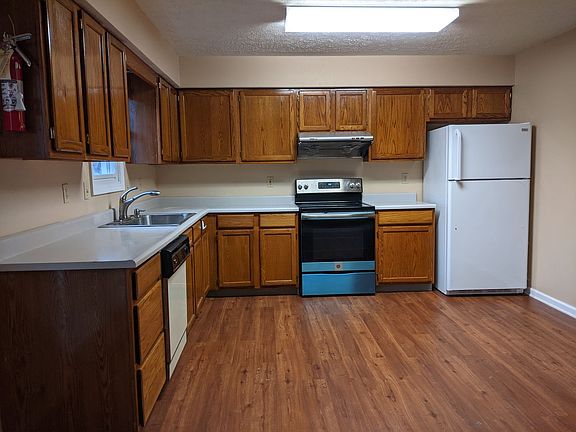 3rd image of 426 W Northlane Dr