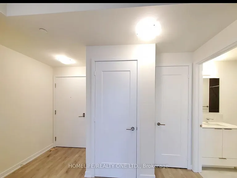 28 Freeland St #3206 — Photo 4