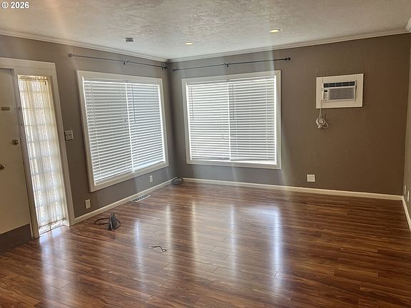 3rd image of 418 NW 9th St