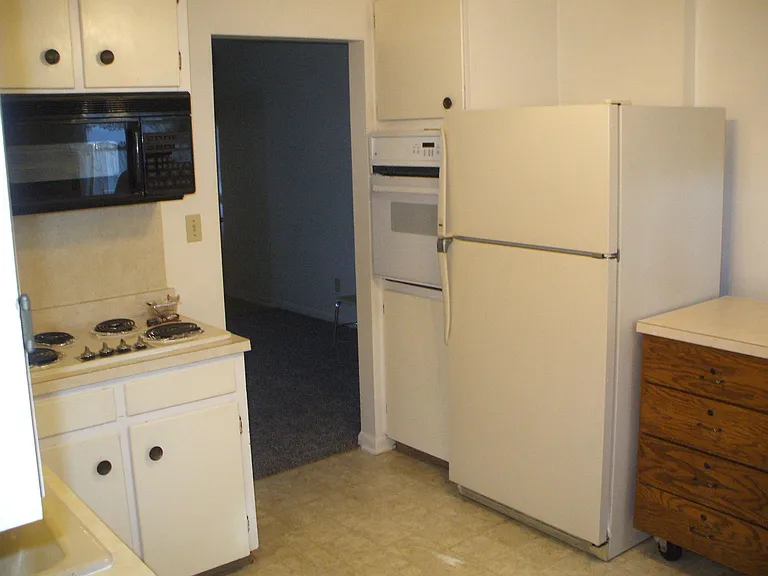 1104 Alford St — Photo 2