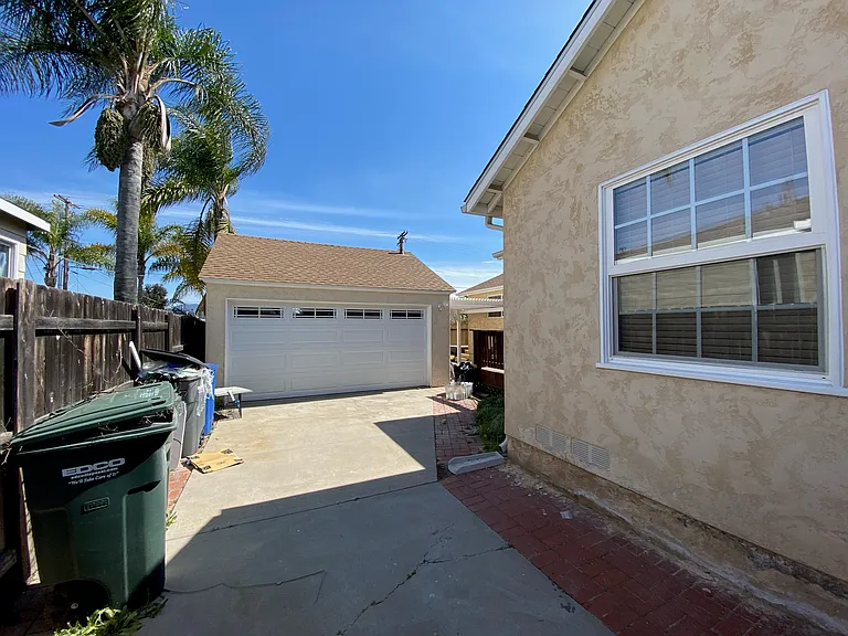 8725 Washington Ave — Photo 16