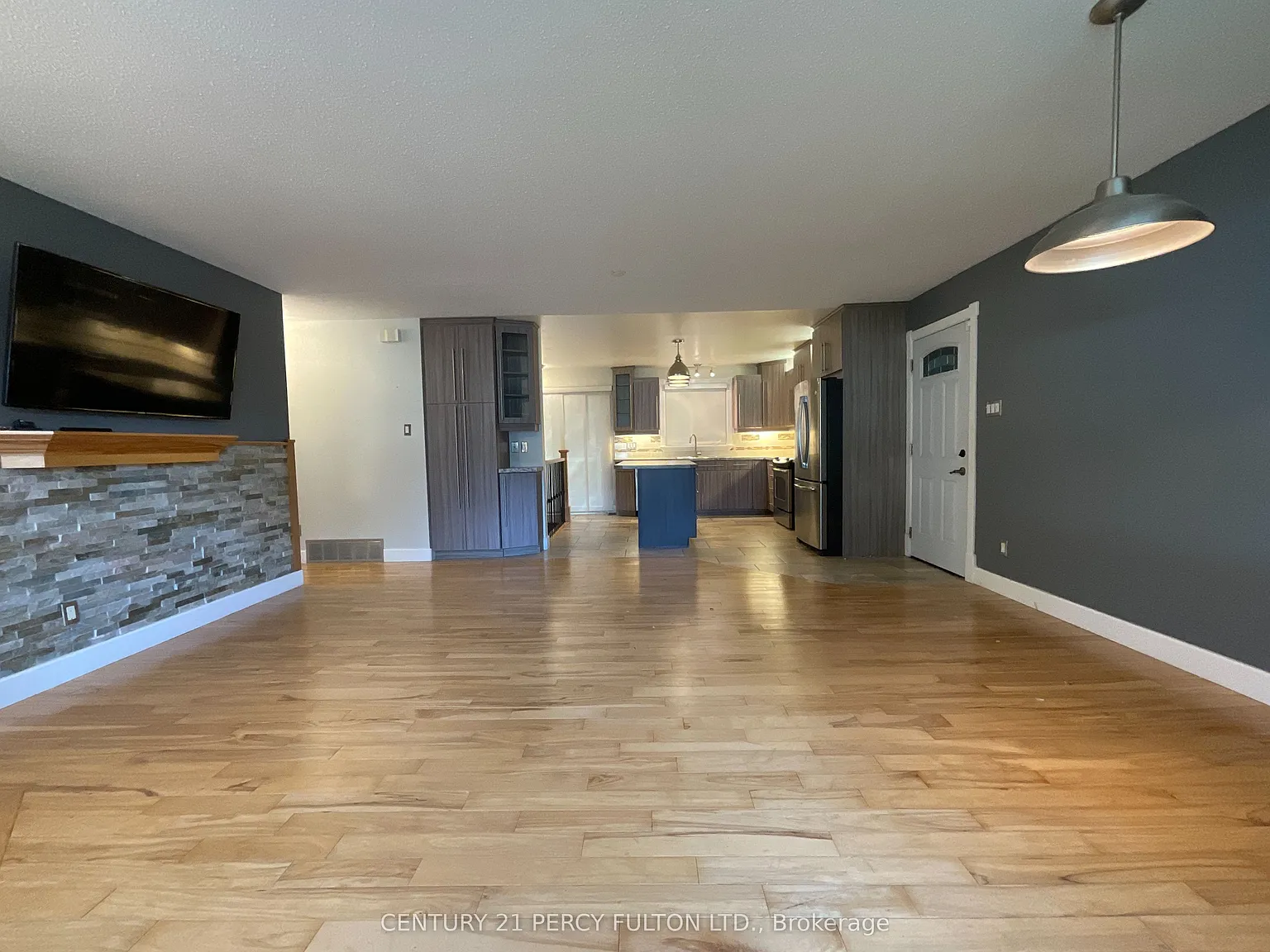 4 bed, $3,100 — Photo 4