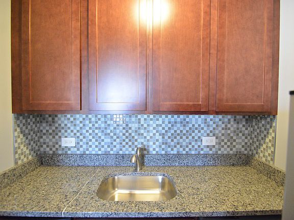 4th image of 550 W Arlington Pl APT 807