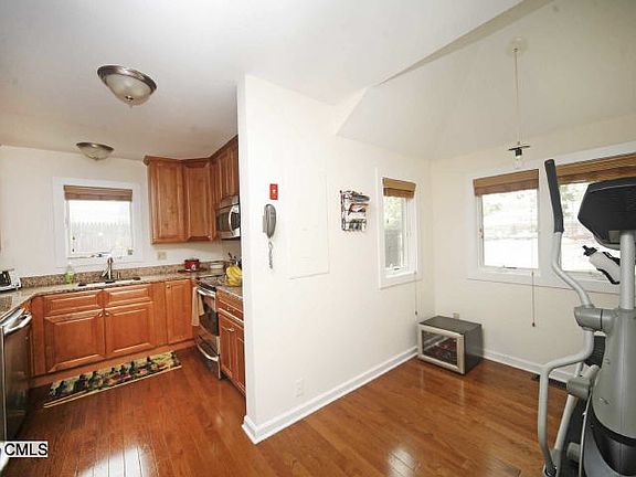 4th image of 566 Newfield Ave APT 16