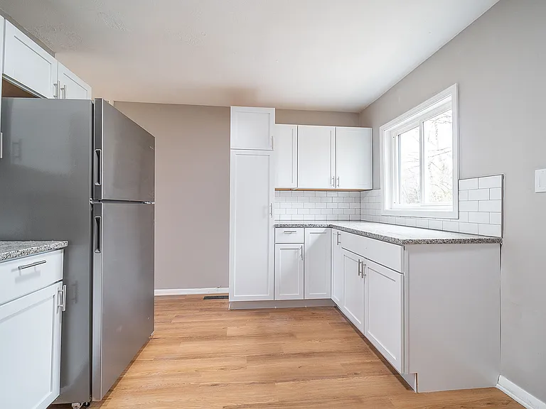 1401 Lockbourne Rd — Photo 6
