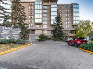 4603 S Varsity Dr NW #804, Calgary, AB T3A2V7