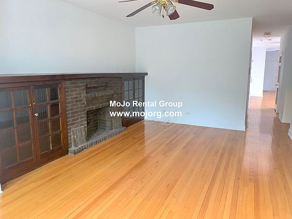 3rd image of 3302 N Leavitt St APT 2