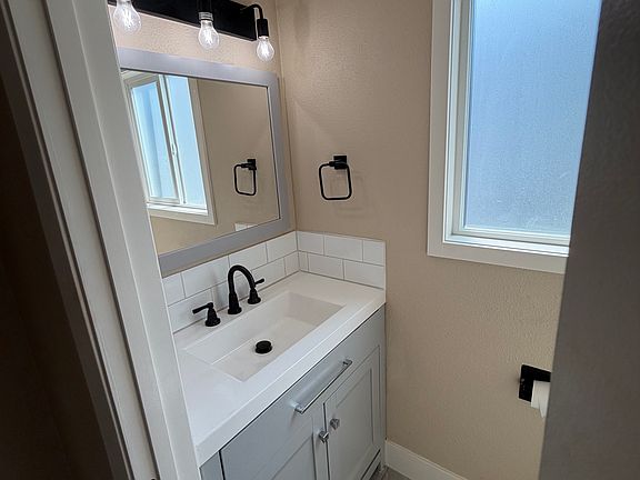 4th image of 2326 G St #A