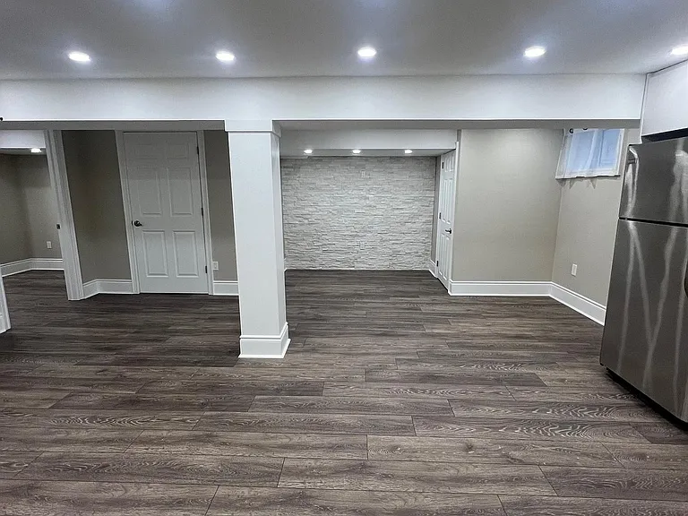 23 Irwin Ave — Photo 9