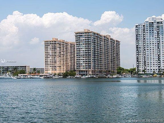 2nd image of 18041 Biscayne Blvd APT 1503