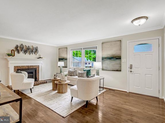 3rd image of 8304 Lindside Way