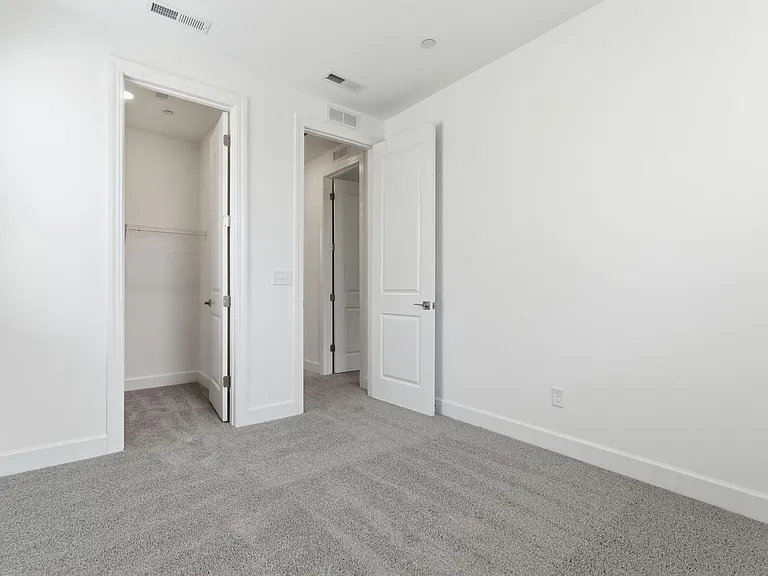 309 Lynwood Station Blvd — Photo 15