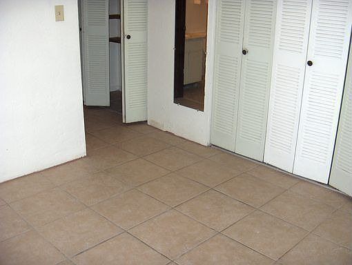 4th image of 710 NW 16th Ave APT 19