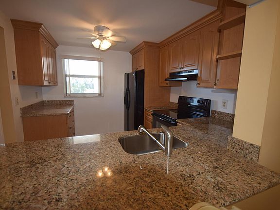 3rd image of 2601 NE 3rd Ct #3020