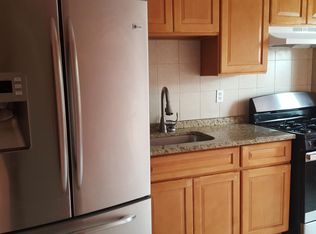 574 Richmond Rd, Staten Island, NY 10304